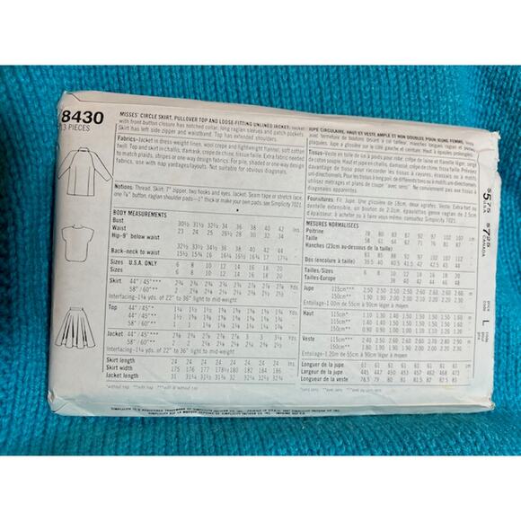 Simplicity Sewing pattern 8430 suit power blazer circle skirt top - Picture 3 of 5